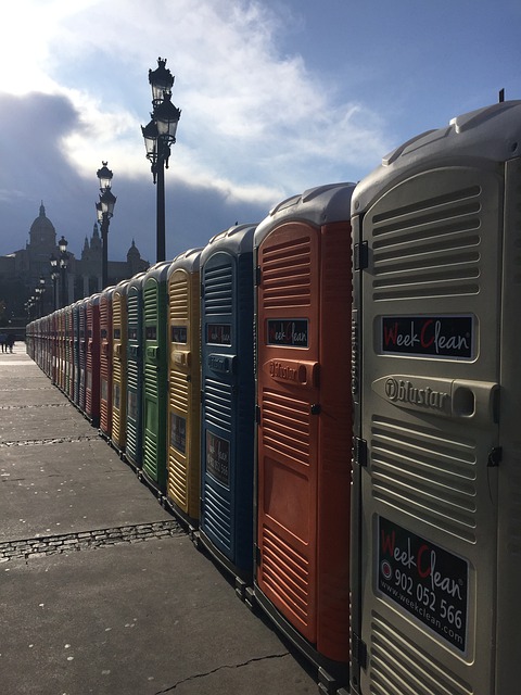 Combien de toilettes mobiles faut-il louer pour un chantier de